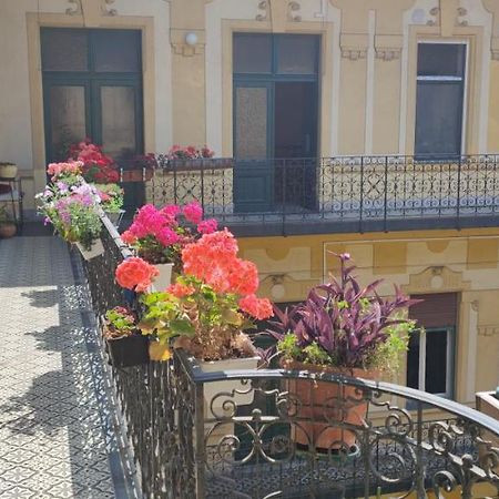 Congress Margit House Apartamento Budapeste Exterior foto